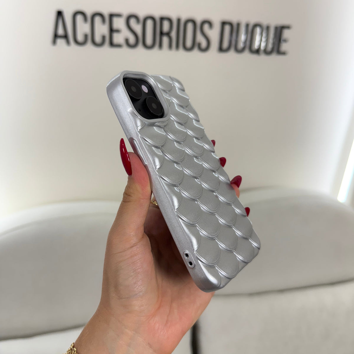 CASE IPHONE 14 PLUS ESCAMAS PLATEADO