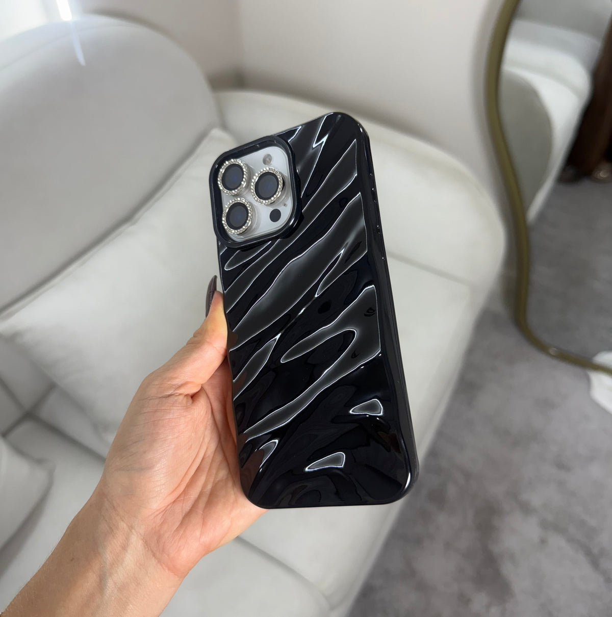 CASE IPHONE 16 PRO WAVES NEGRO