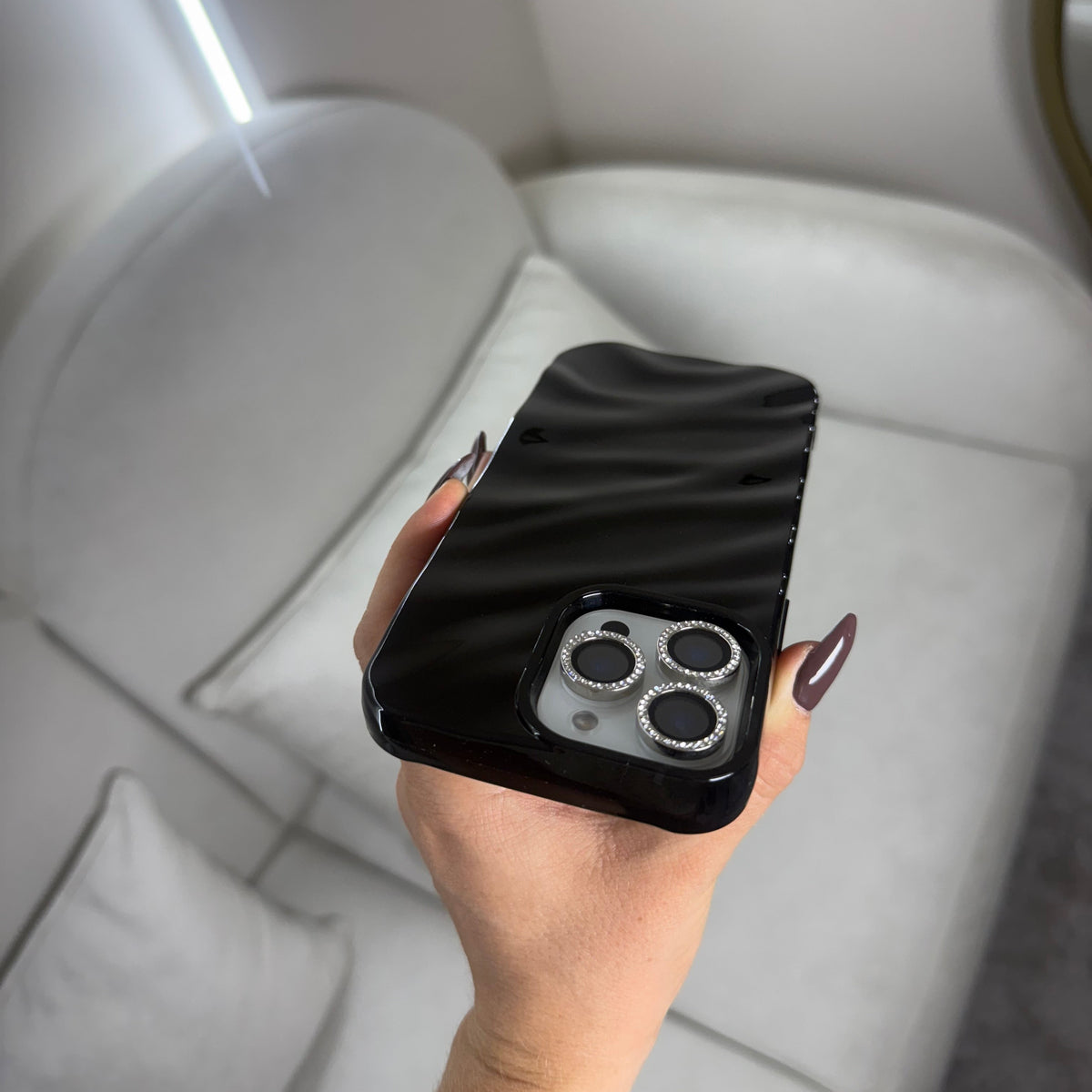 CASE IPHONE 15 PRO WAVES NEGRO