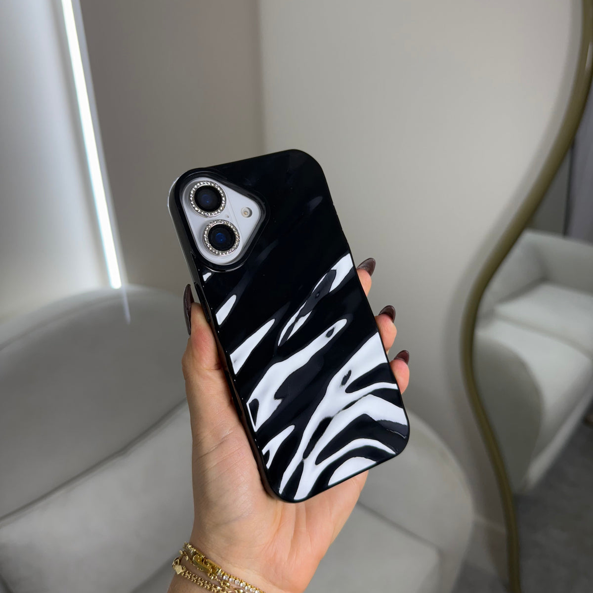 CASE IPHONE 16 PLUS WAVES NEGRO