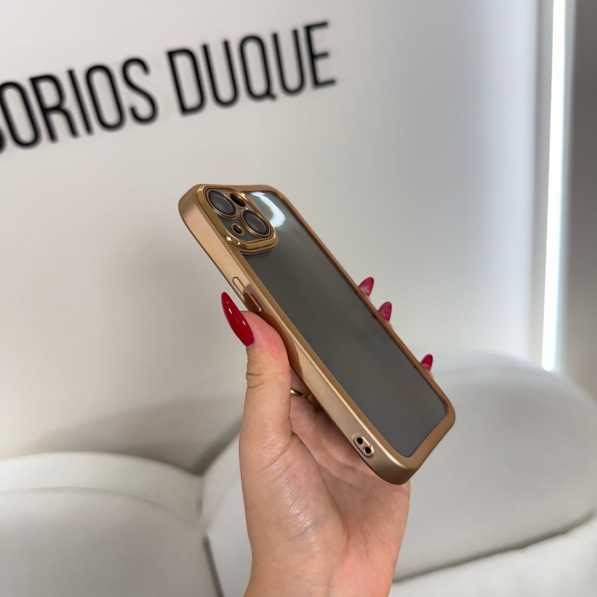 CASE IPHONE 13-14 BORDE METALIZADO DORADO