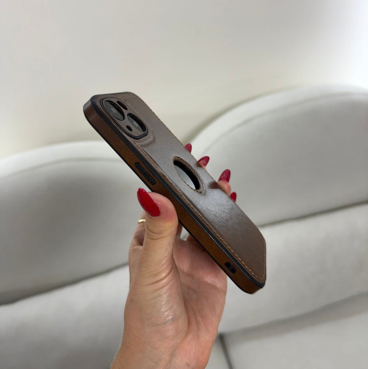 CASE IPHONE 13-14 TIPO CUERO CAFÉ