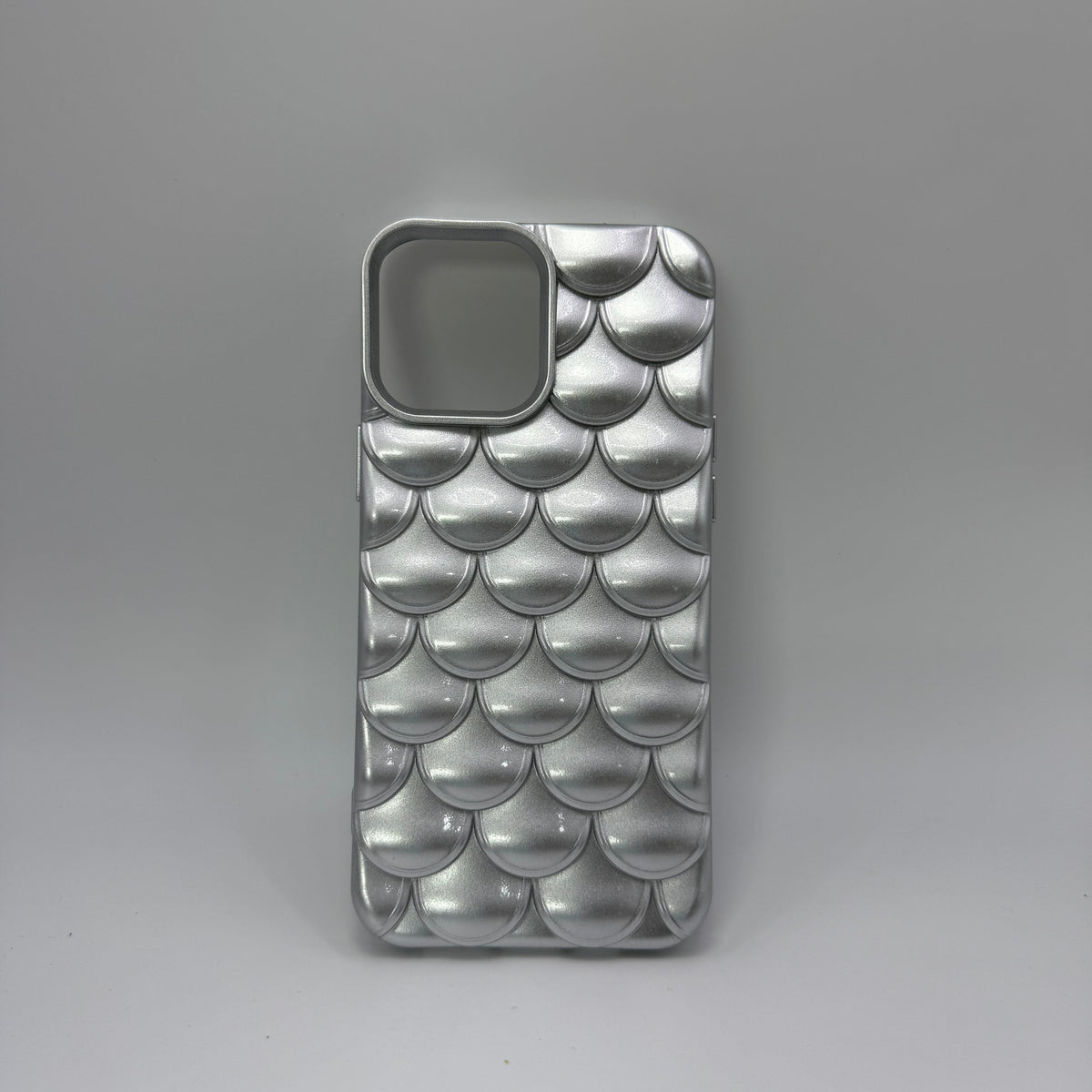 CASE IPHONE 13 PRO MAX ESCAMAS PLATEADO