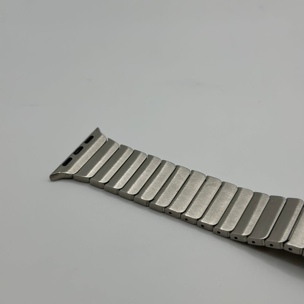 PULSO ESLABONES PLATEADO 42´44´45´46S10´ S11´49