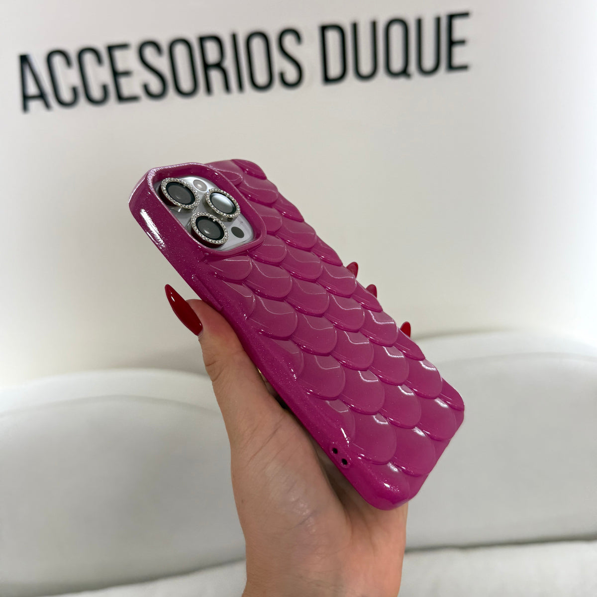 CASE IPHONE 14 PRO MAX ESCAMAS VINOTINTO