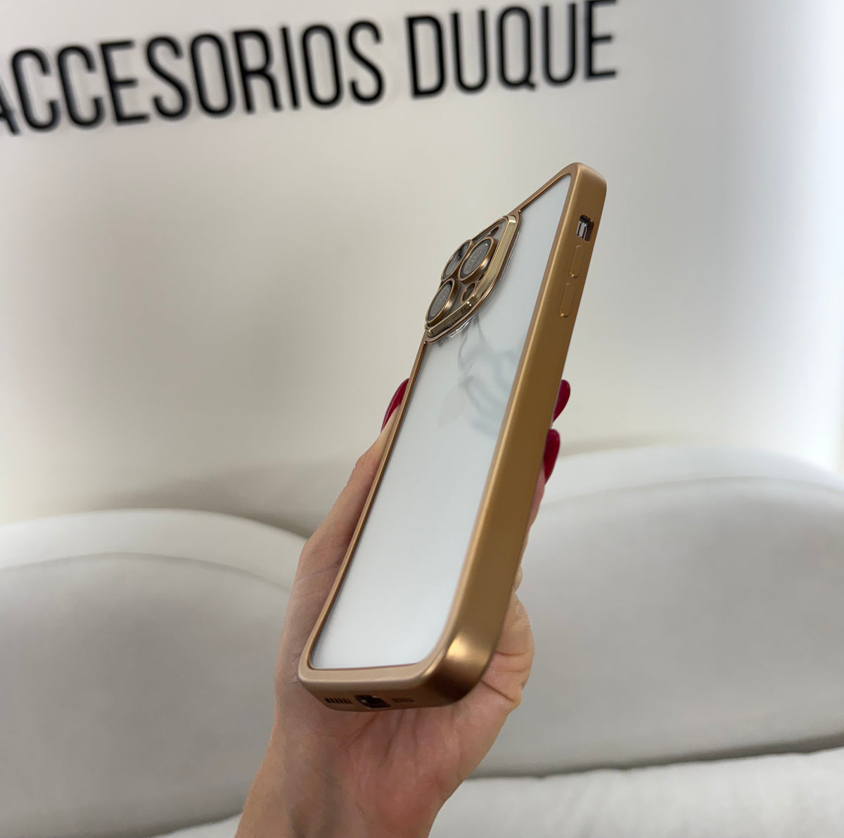 CASE IPHONE 12 PRO MAX BORDE METALIZADO DORADO