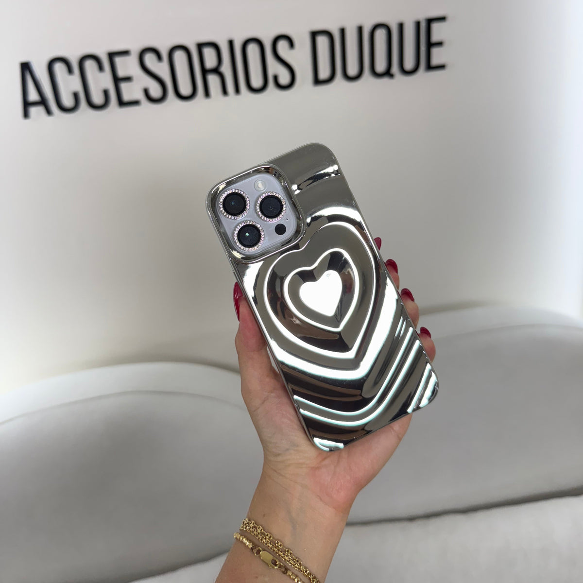 CASE IPHONE 15 PRO LOVE 3D PLATEADO