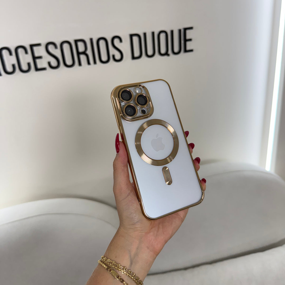 CASE IPHONE 14 PRO BORDE METALIZADO MAGSAFE DORADO