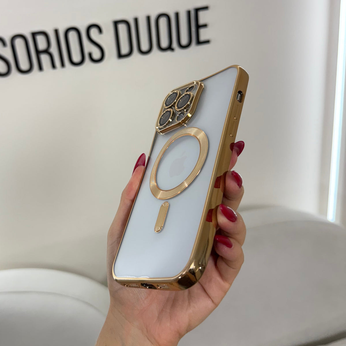 CASE IPHONE 15 PRO MAX BORDE METALIZADO MAGSAFE DORADO