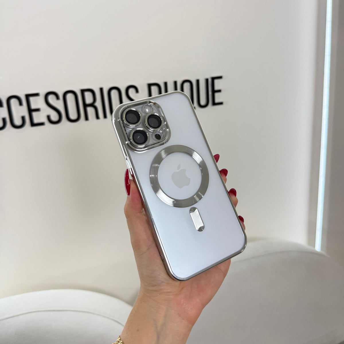 CASE IPHONE 15 PRO BORDE METALIZADO MAGSAFE PLATEADO