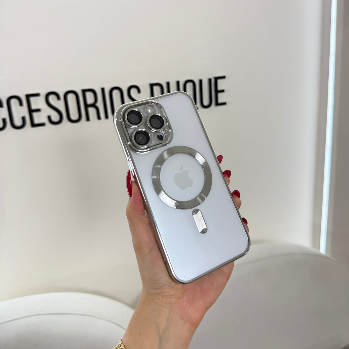 CASE IPHONE 15 PRO MAX BORDE METALIZADO MAGSAFE PLATEADO
