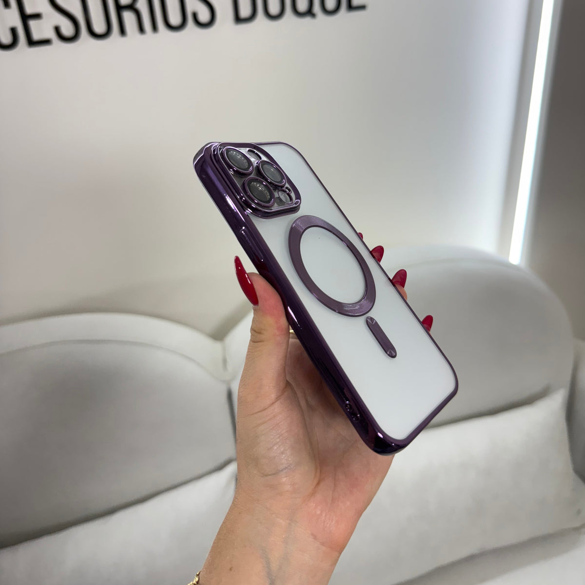 CASE IPHONE 15 PRO MAX BORDE METALIZADO MAGSAFE MORADO