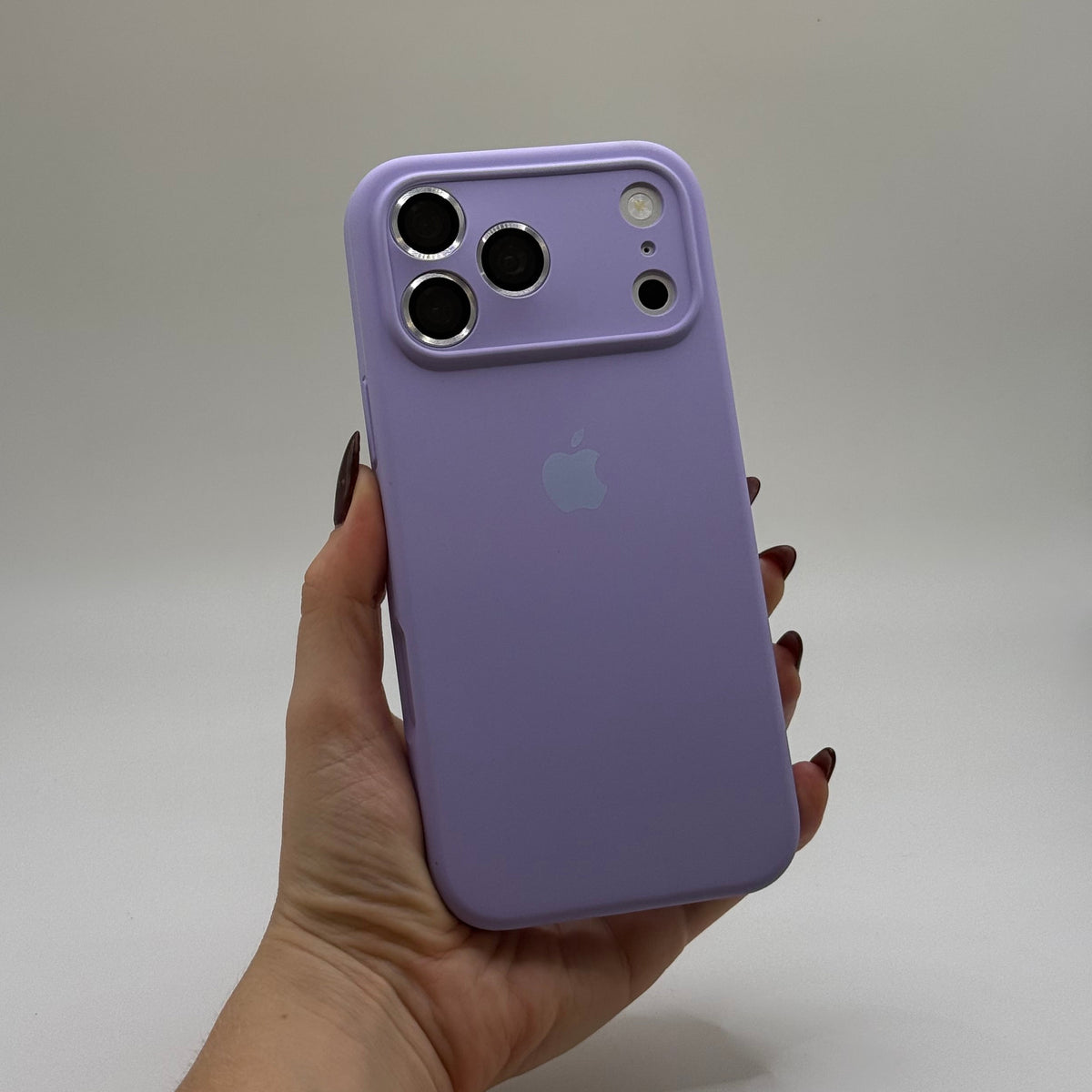 CASE IPHONE 17 PRO MAX SILICONA LILA