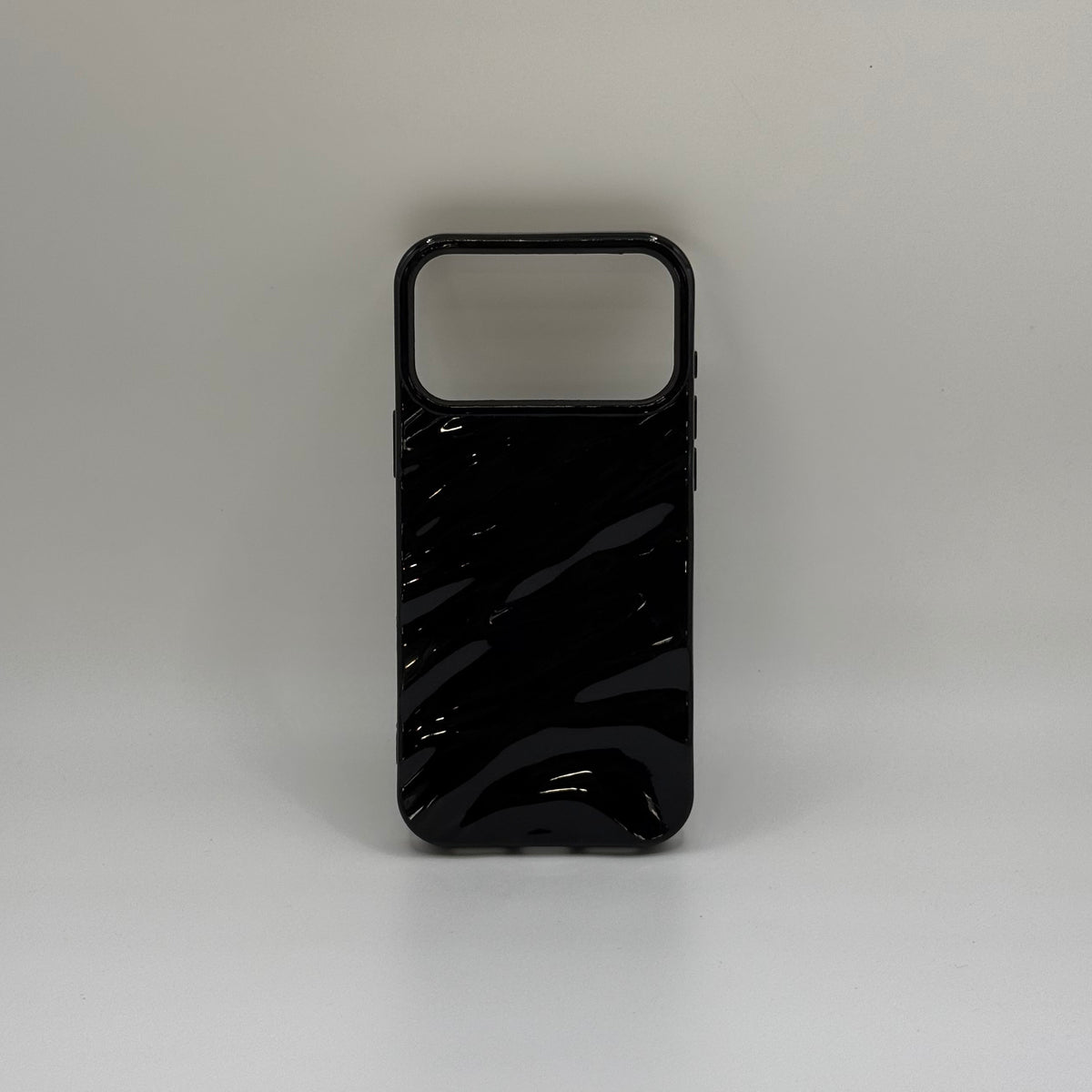 CASE IPHONE 17 PRO WAVES NEGRO