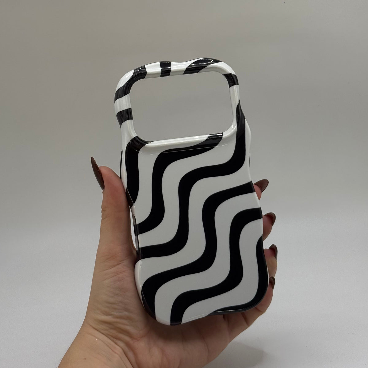 CASE IPHONE 17 PRO CEBRA NEGRO
