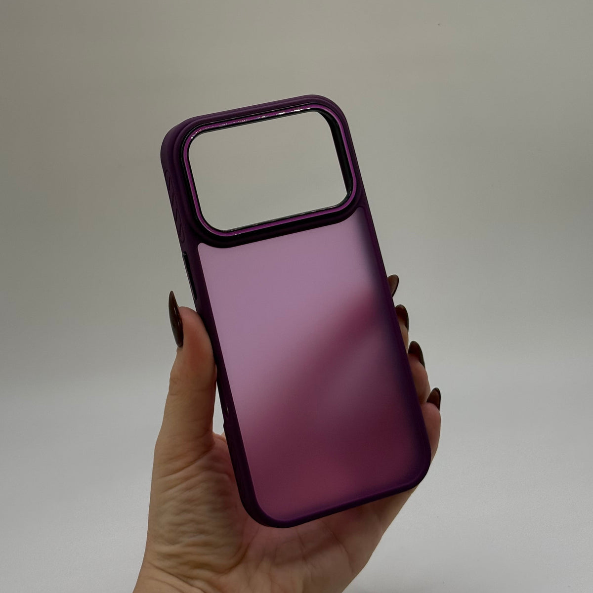 CASE IPHONE 17 PRO AURE MORADO