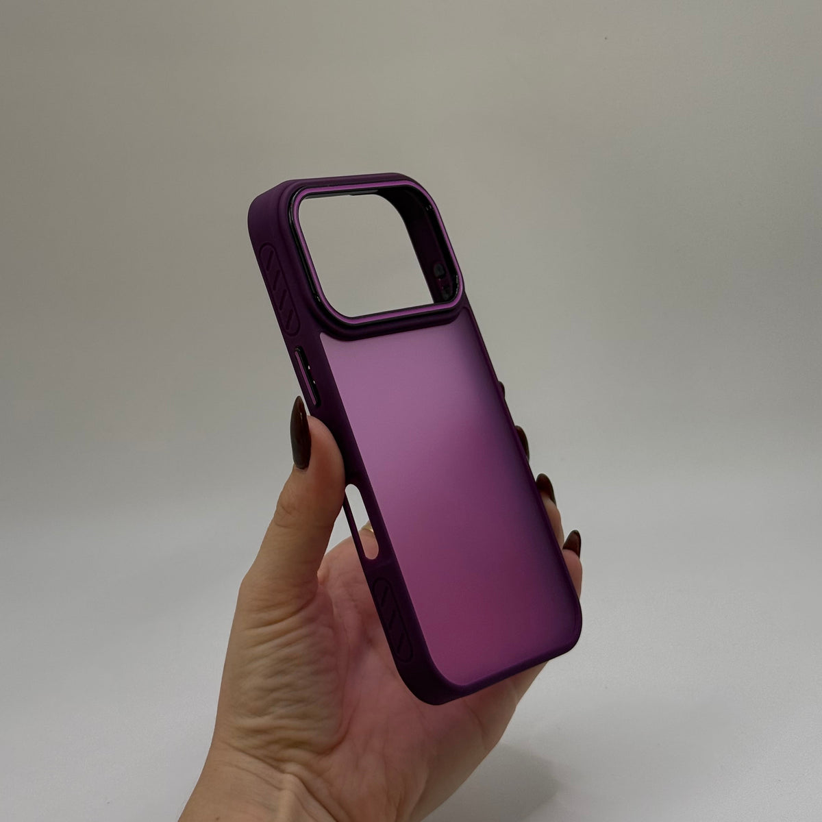 CASE IPHONE 17 PRO AURE MORADO