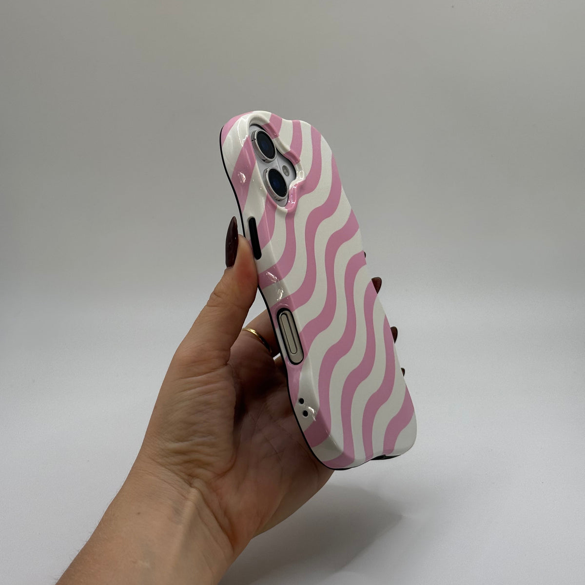 CASE IPHONE 16 CEBRA ROSADO