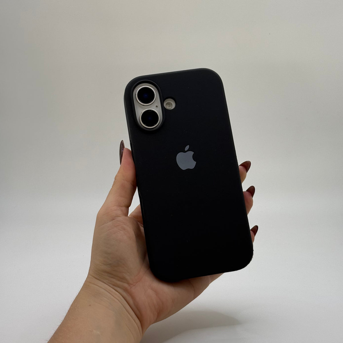 CASE IPHONE 17 SILICONA NEGRO