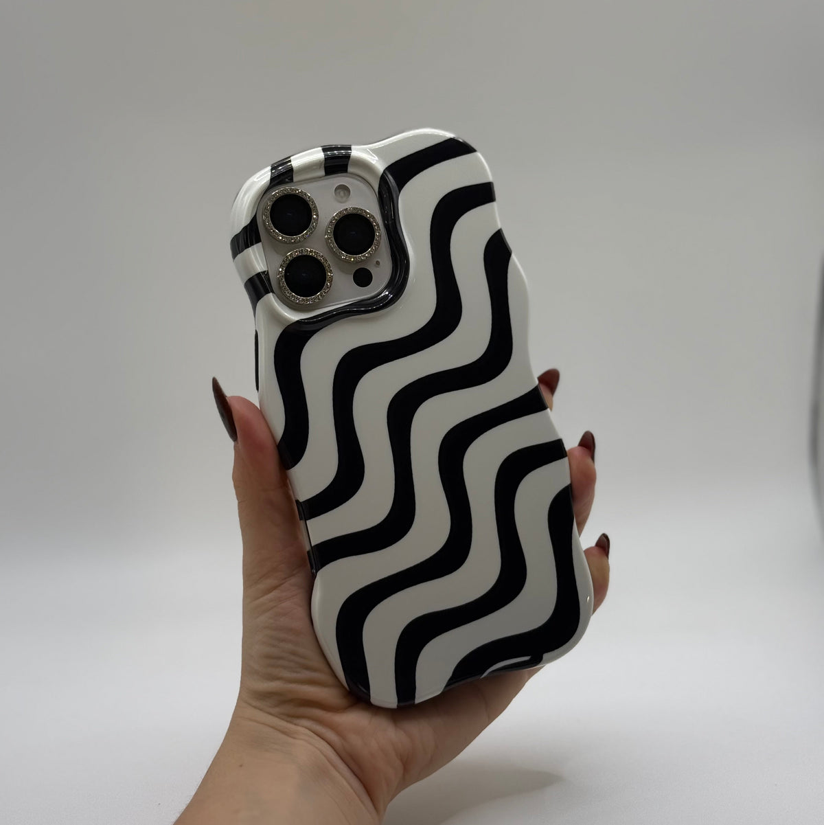 CASE IPHONE 15 PRO CEBRA NEGRO