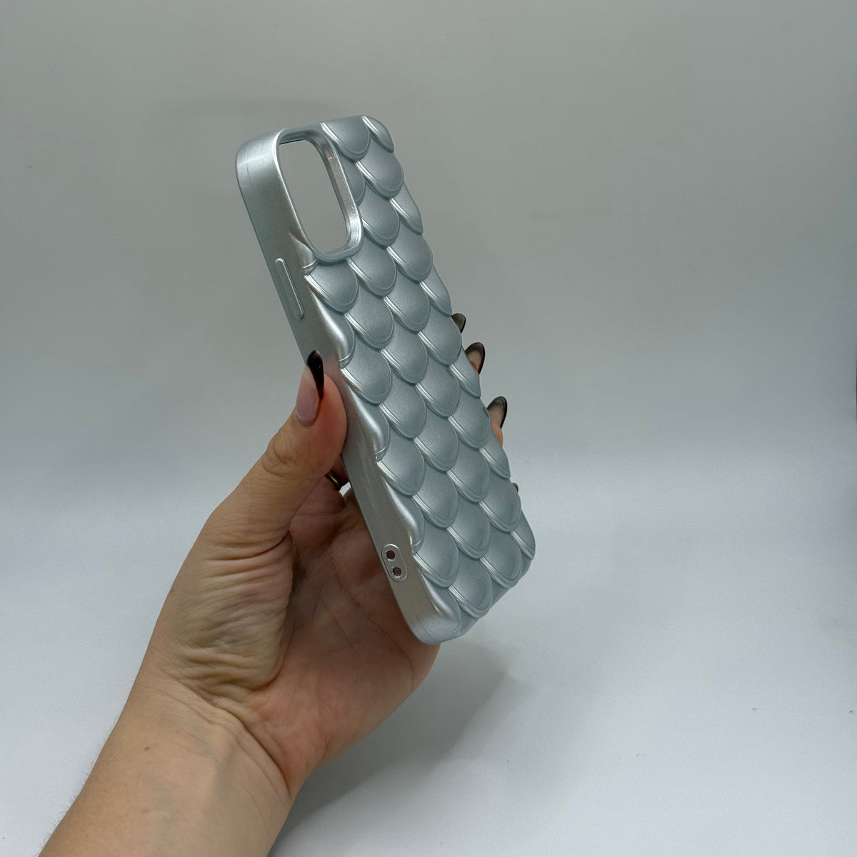 CASE IPHONE 11 ESCAMAS PLATEADA