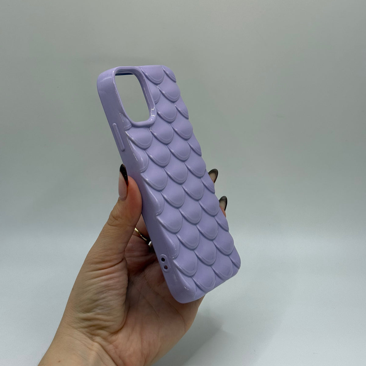 CASE IPHONE 11 ESCAMAS LILA