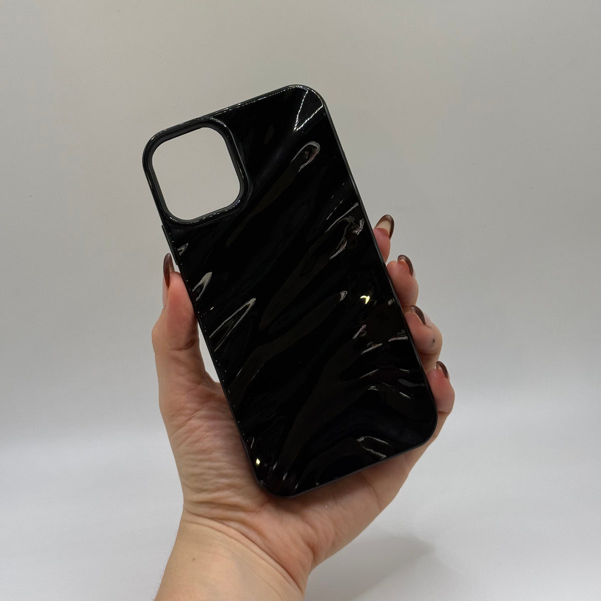 CASE IPHONE 11 WAVES NEGRO