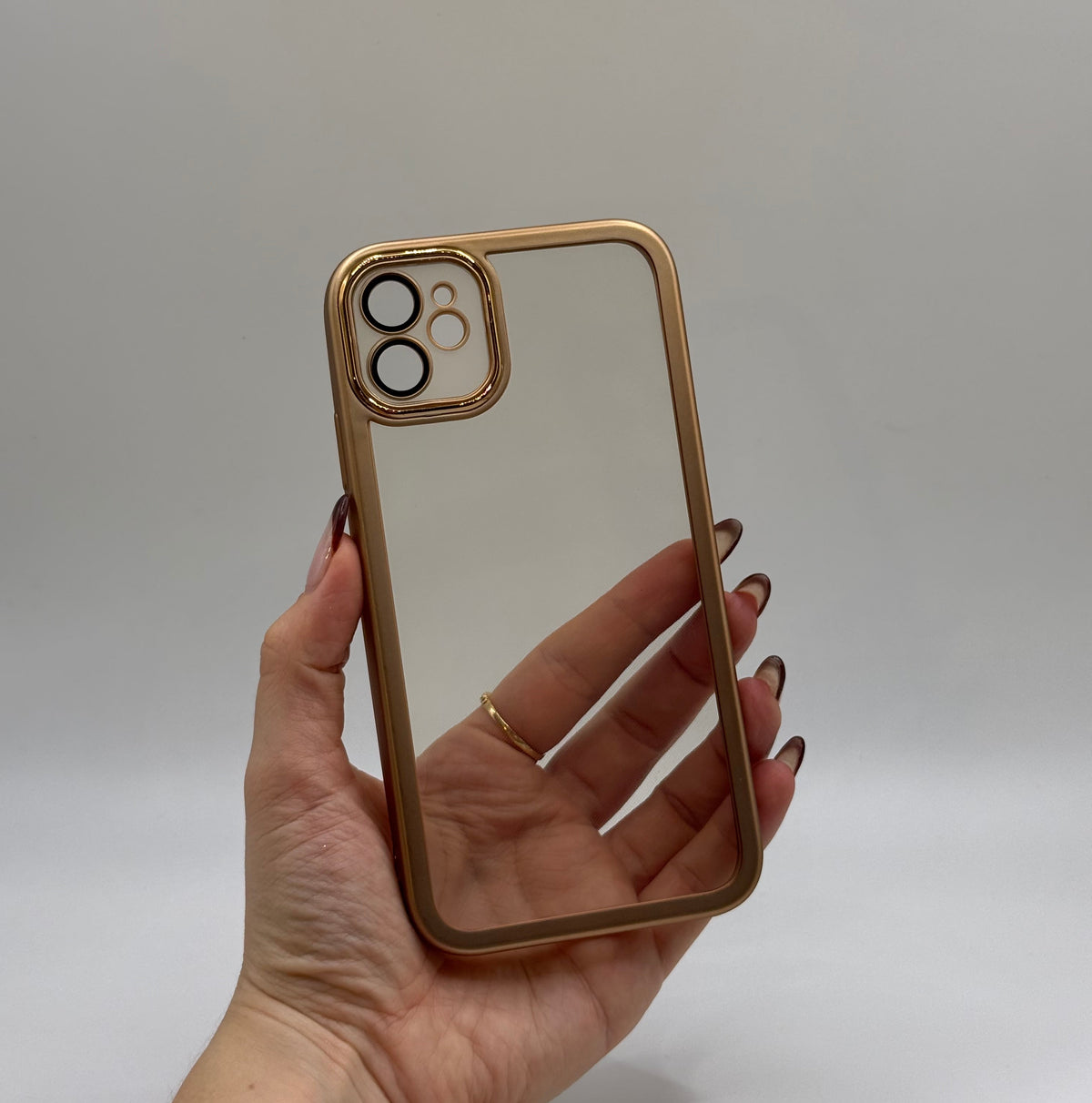 CASE IPHONE 11 BORDE METALIZADO DORADO