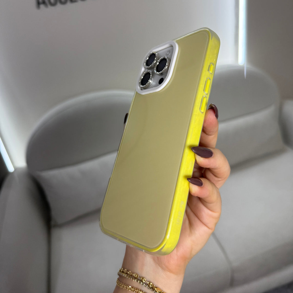 CASE IPHONE 15 PRO MAX PASTEL AMARILLO