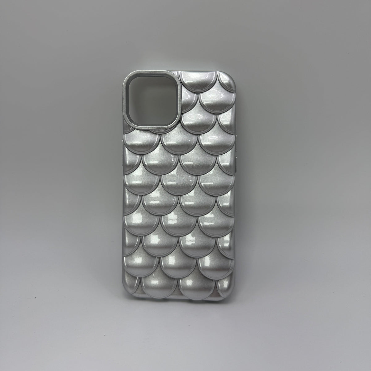 CASE IPHONE 15 ESCAMAS PLATEADA