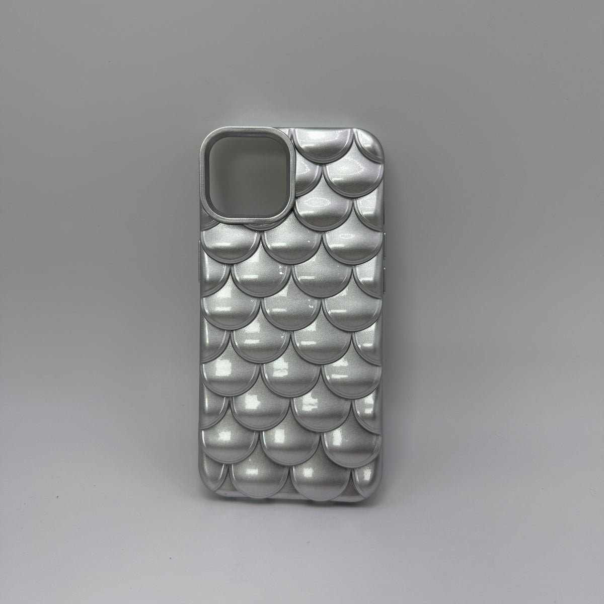 CASE IPHONE 14 PLUS ESCAMAS PLATEADO