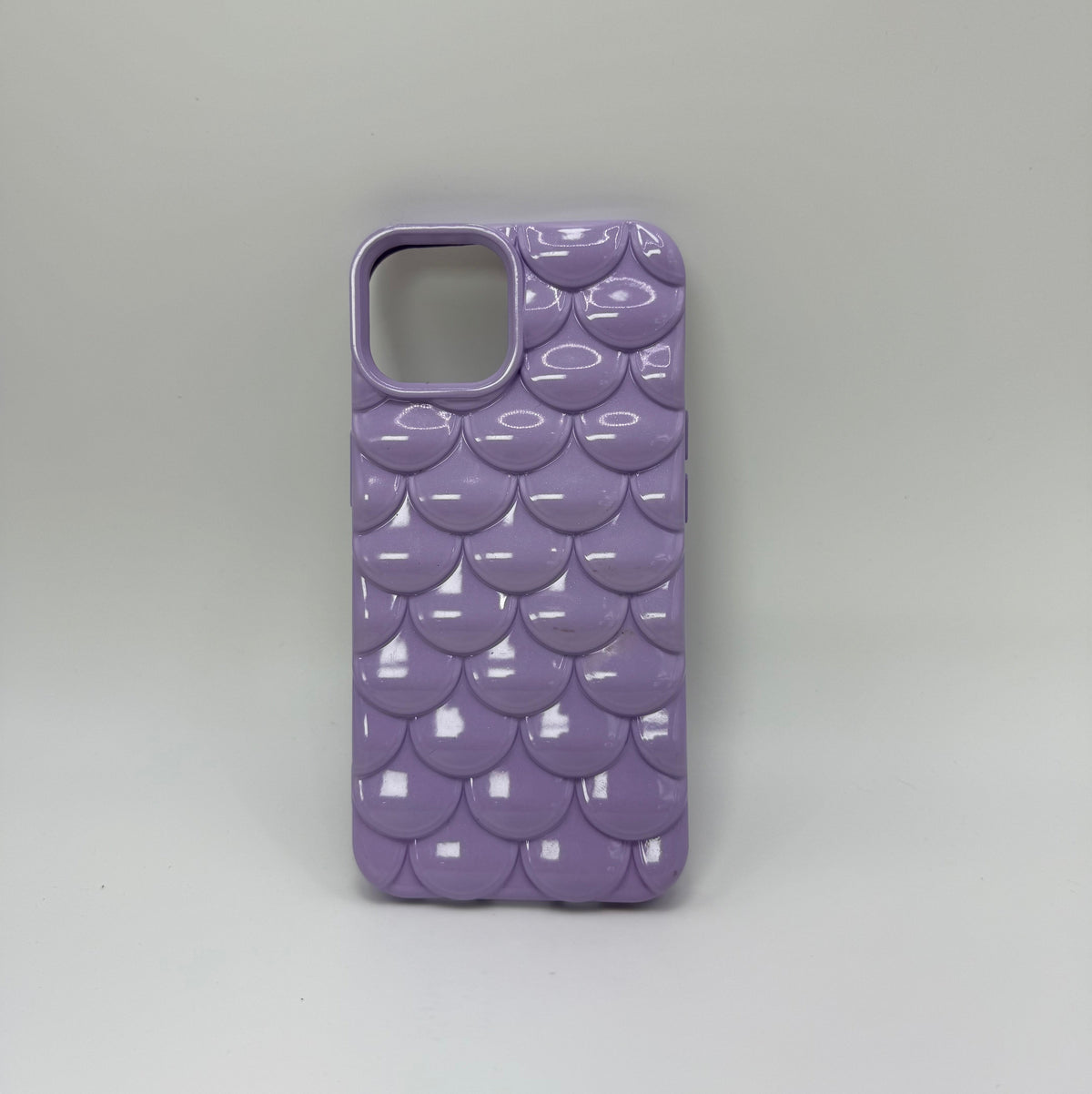 CASE IPHONE 14 PLUS ESCAMAS LILA